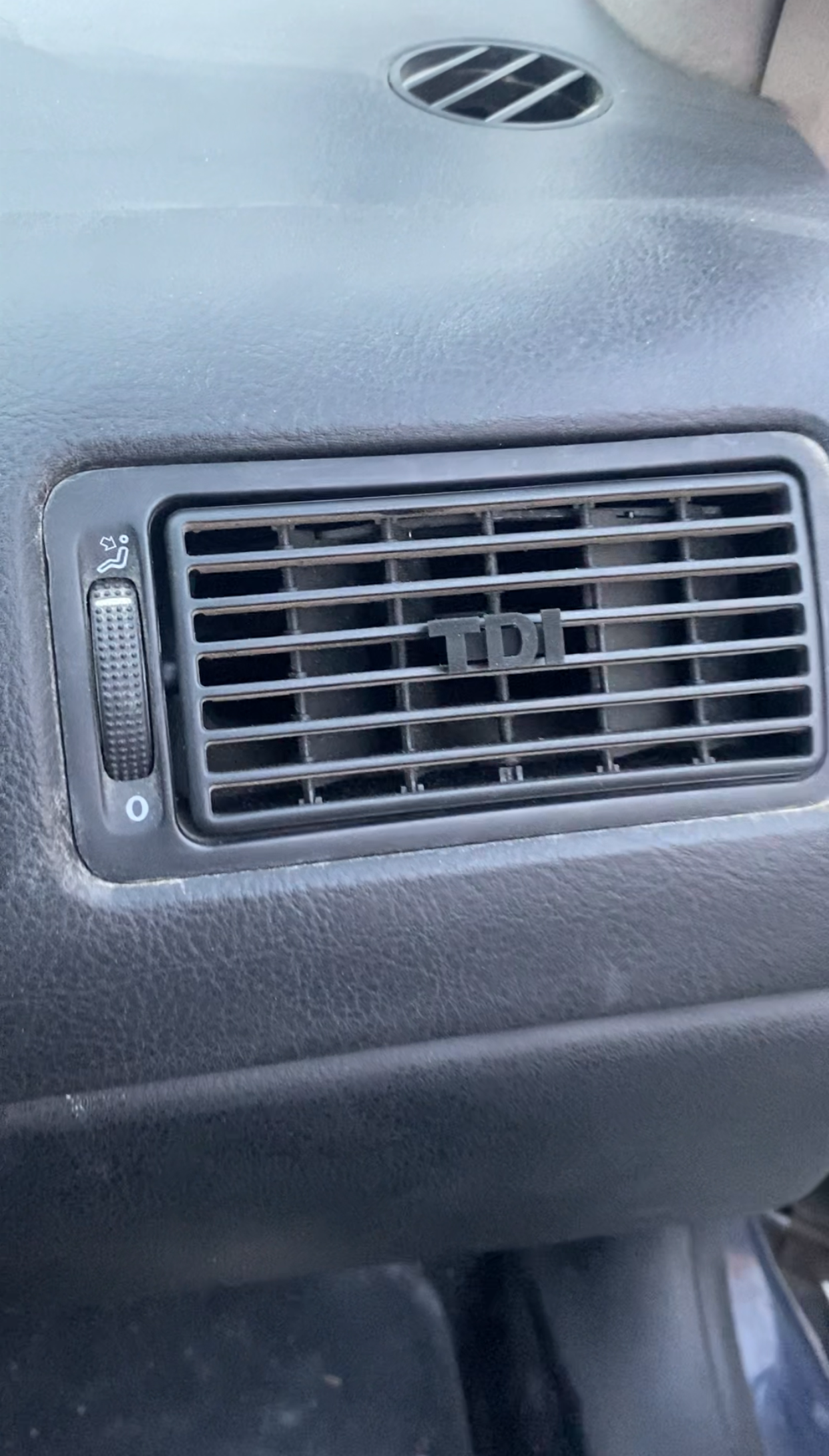 Clips de ventilation Volkswagen Golf 4 logo TDI